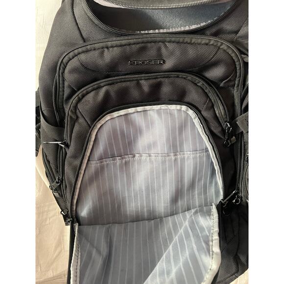 Kroser Computer and Charge Backpack - Picture 3 of 8